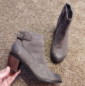 14th & Union gray burnished leather stacked heel side zip ankle boots